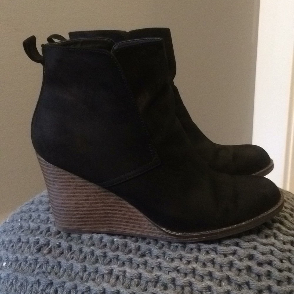 Merona black wedge booties size 8